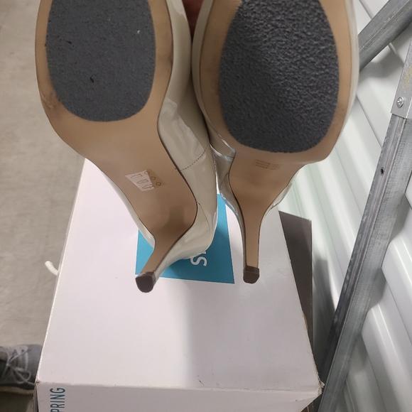 Gently worn peep toes hidden platform pumps - Picture 6 of 8